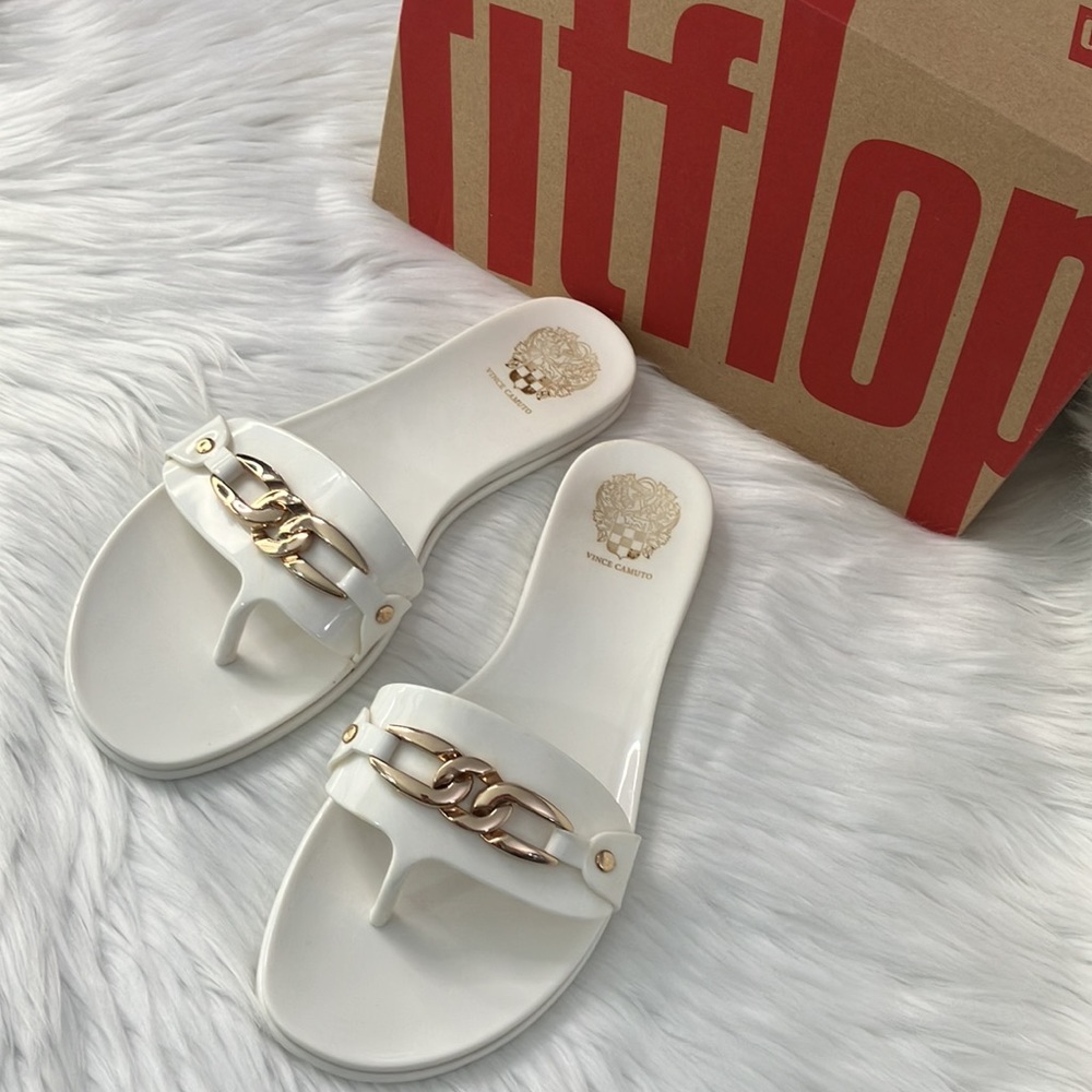Vince Camuto | Evolet Jelly Thong Slip on Sandals